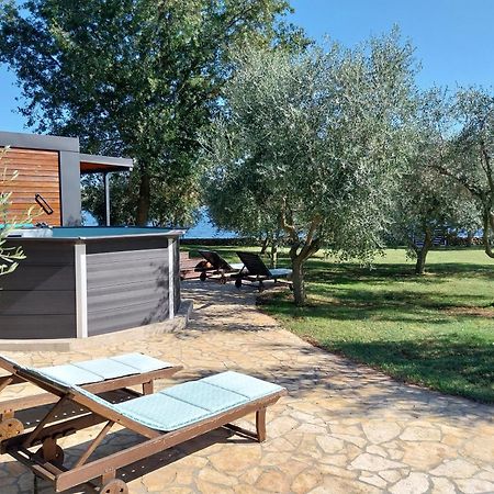 Beach House Ive With Jacuzzi, Pool, Playground And Bbq In An Olive Grove With A Beach, Pomer - Istria Екстериор снимка